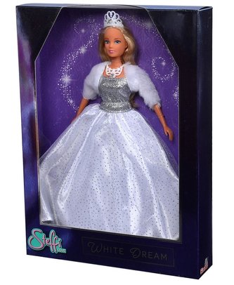 Steffi în rochie albă